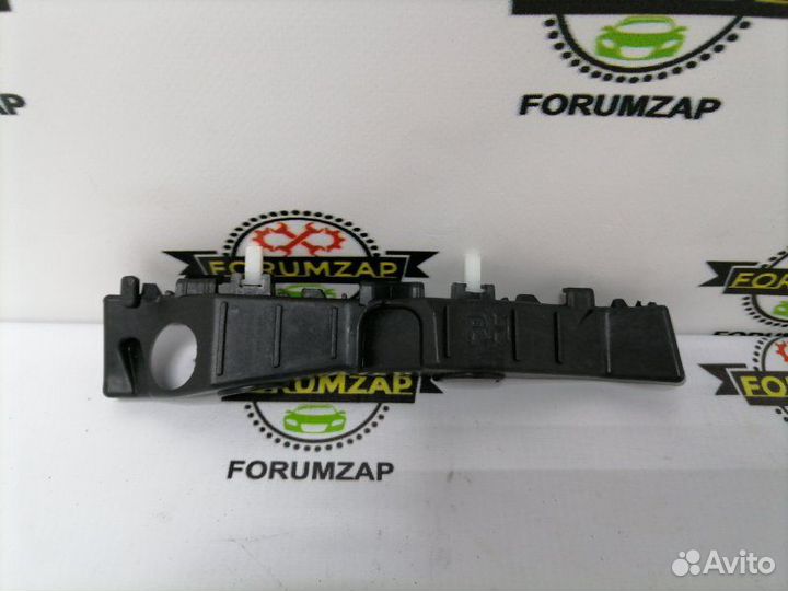 Кронштейн крепления бампера передний правый Kia