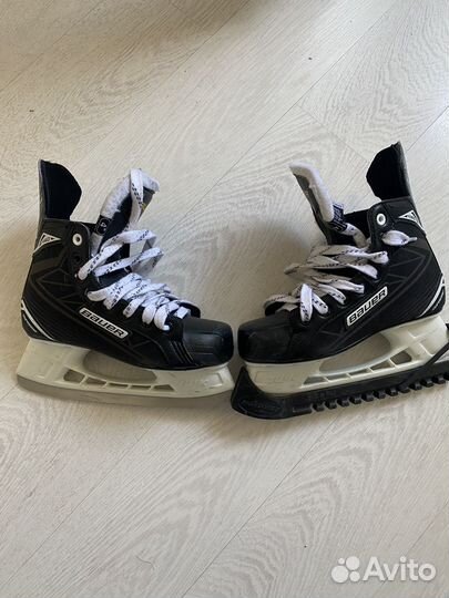 Хоккейные коньки bauer
