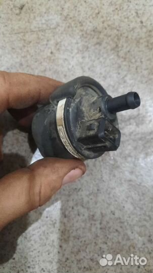 Клапан вентиляции бензобака Volkswagen Passat b5