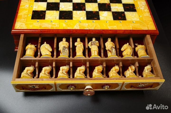 Шахматы из янтаря. Эксклюзивная шахматная доска