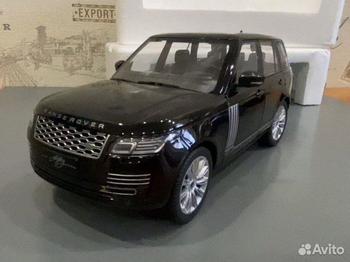 Модель автомобиля Range-Rover 1:18