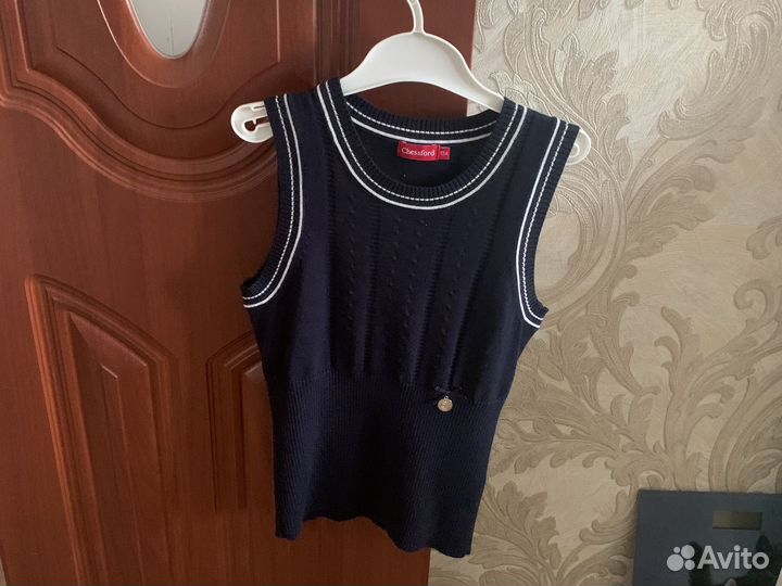 Жилетка для девочки новая школьная