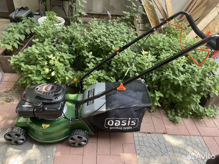 Газонокосилка бензиновая