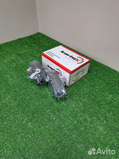 Skoda Rapid Колодки тормозные передние