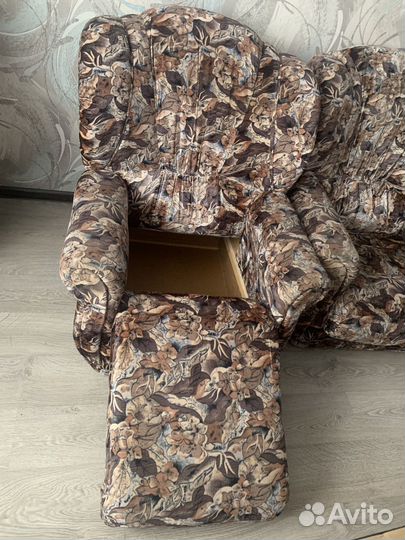 Мягкая мебель с ящиками