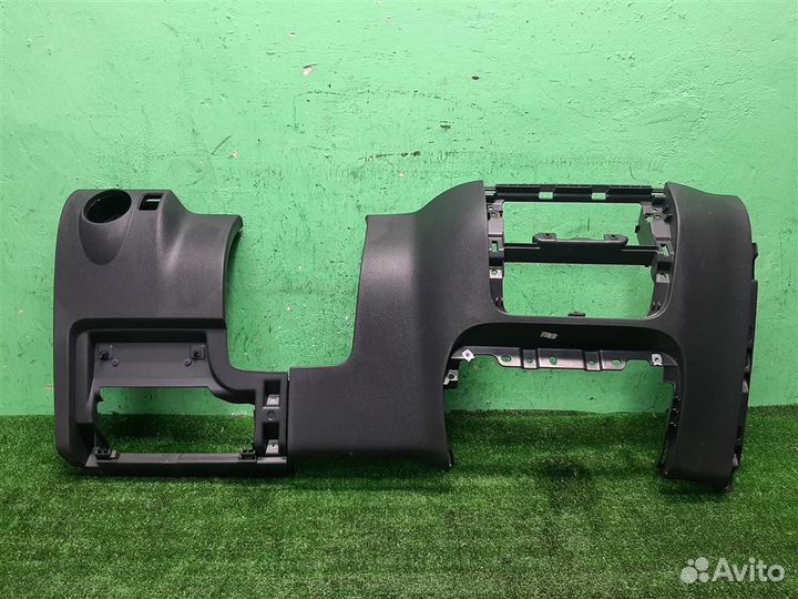 Накладка торпедо подрулевая volkswagen Golf Plus