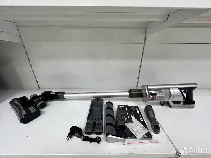 Пылесос Redmond RV-UR379 (148)