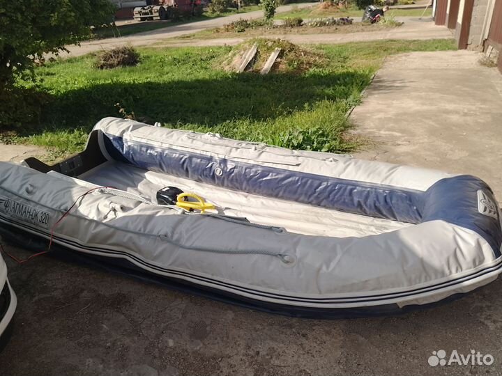 Лодка с мотором