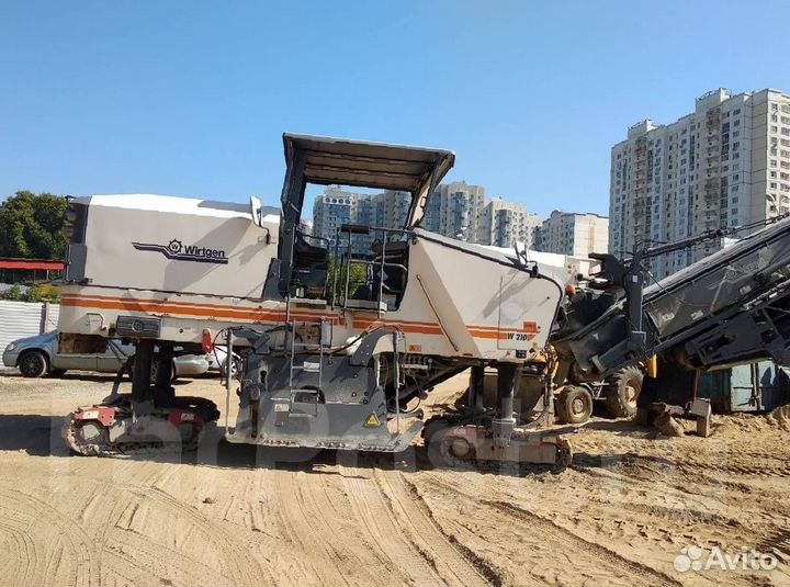 На разборке спецтехника Виртген