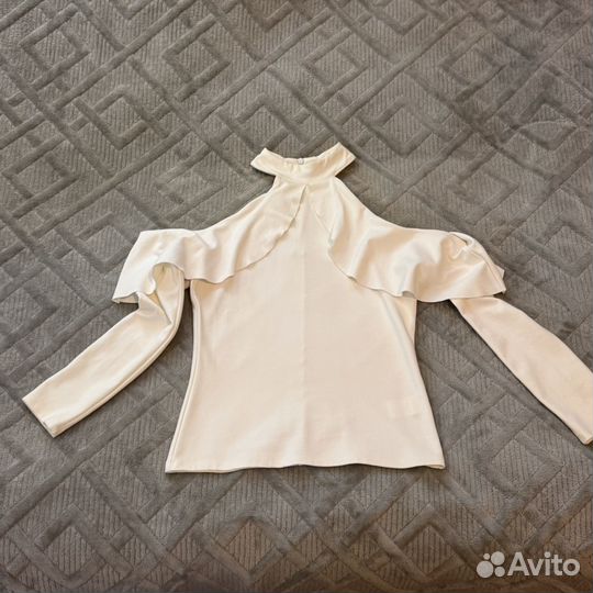 Лонгслив с открытыми плечами