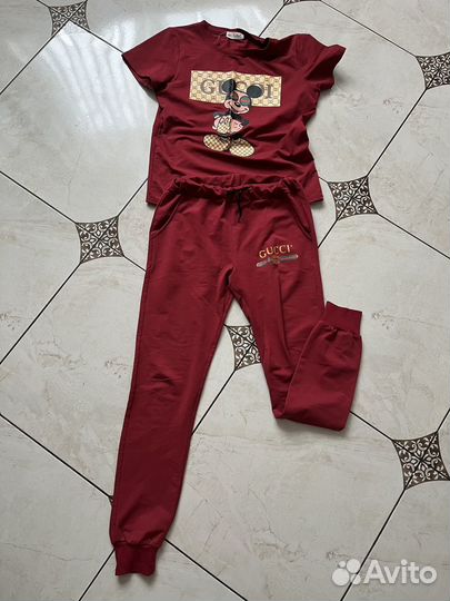 Спортивный костюм женский