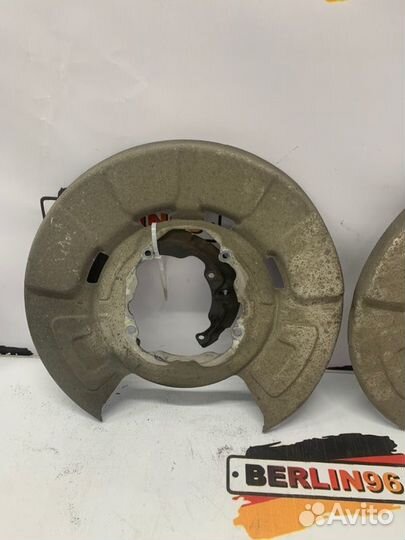 Кожух тормозного диска задний Bmw X5 E70 N55B30