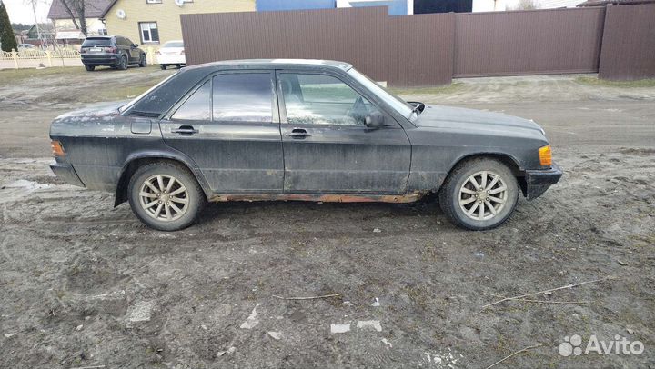Автомобиль на запчасти Mercedes w201 190 2.0