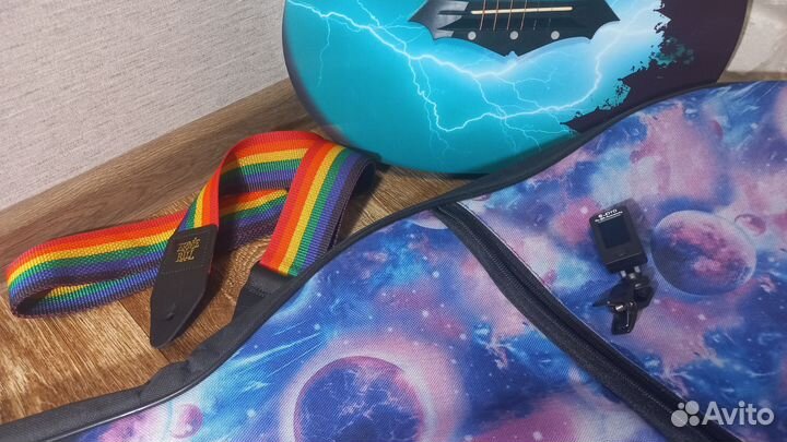 Акустическая гитара Belucci, чехол, ремень и тюнер