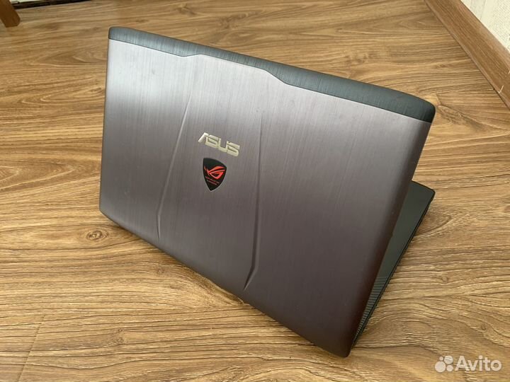 Игровой ноутбук Asus rog strix