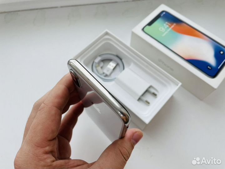 iPhone X, 64 ГБ