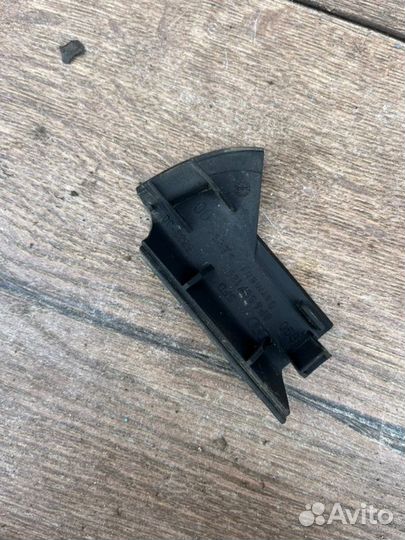 Заглушка обшивки двери передняя левая Audi 3 8P