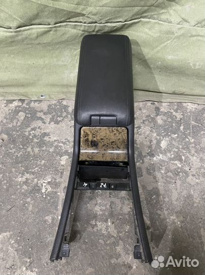 Подлокотник amg w210