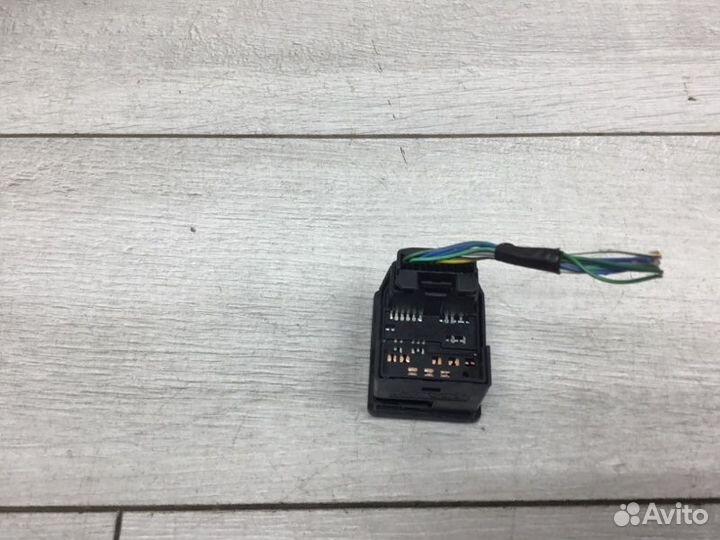 Кнопка управления зеркалами Toyota Auris хэтчбек