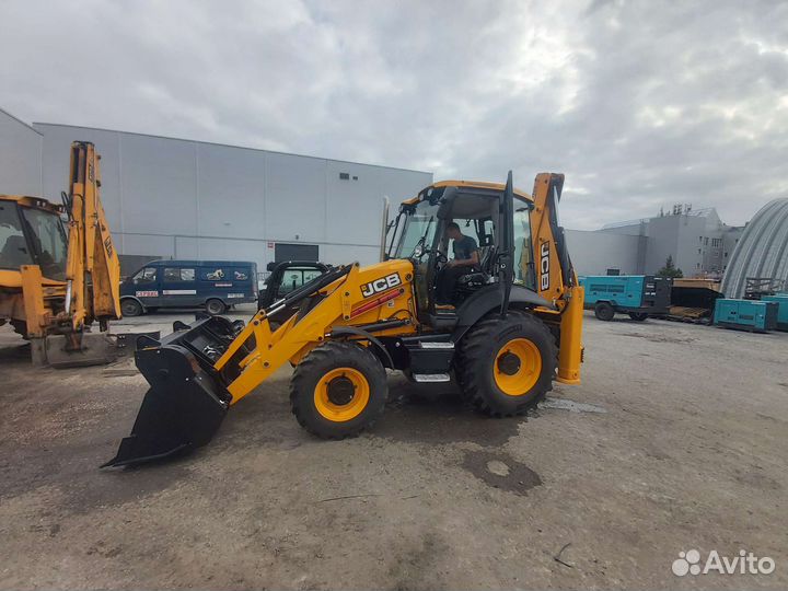 Водитель экскаватора-погрузчика jcb3cx