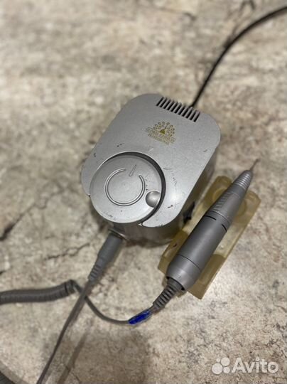 Аппарат для маникюра и педикюра