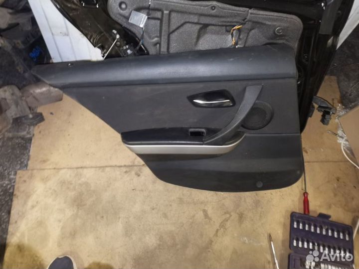 Обшивка двери пердние и задние Задн. Лев. BMW 3 Е9
