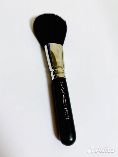 Кисть для макияжа