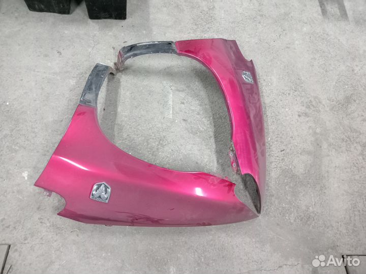 Передние крылья Dodge grand caravan