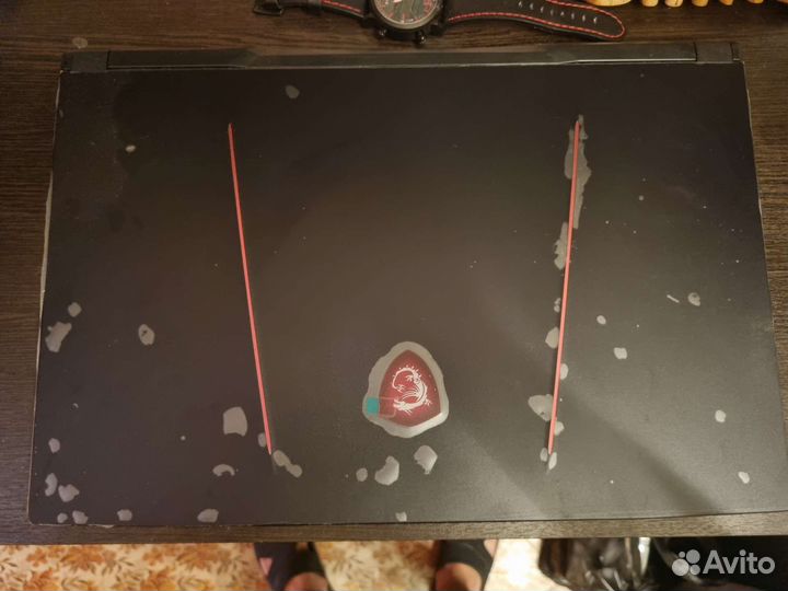 Игровой ноутбук MSI GL75 9SEK