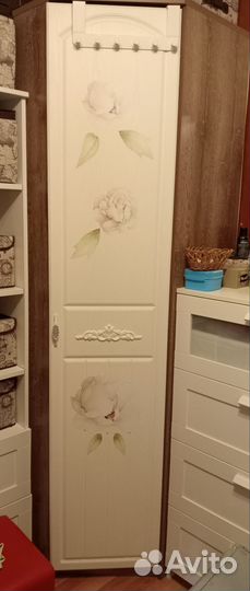 Угловой шкаф