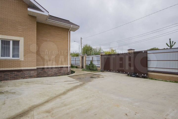 Дом 230 м² на участке 10 сот.