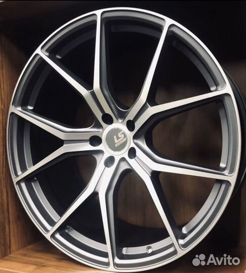 Фирменные диски R22 5x112 Audi Q8 A7 A8