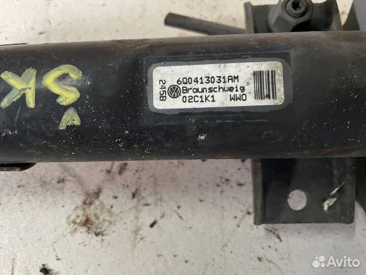 Стойка передняя правая Skoda / Audi / Seat / Volks