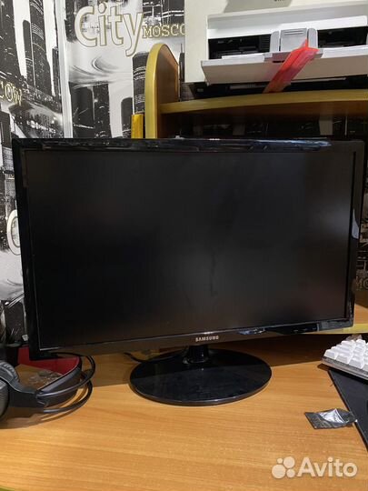 Монитор Samsung