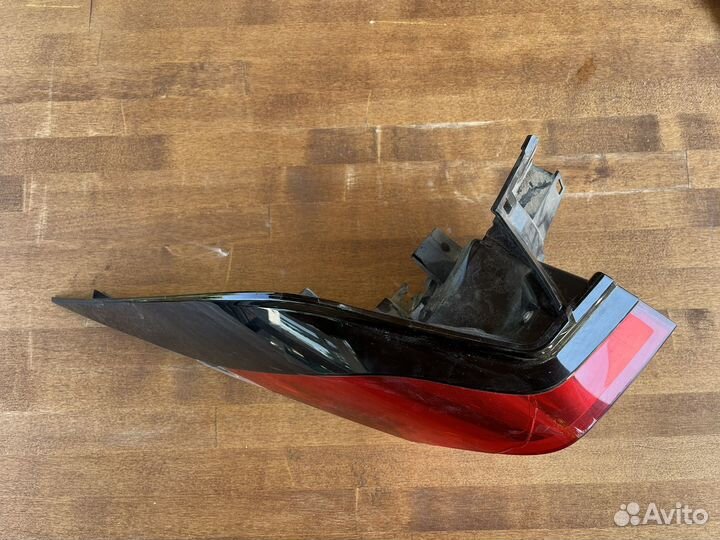 Фонарь задний левый toyota rav4