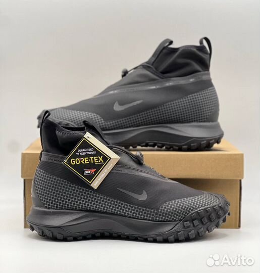 Nike ACG mountain fly gore tex