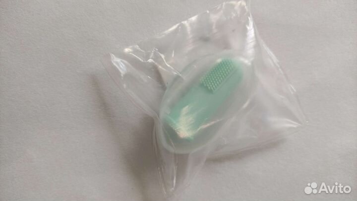 Силиконовая щетка детская напальчник