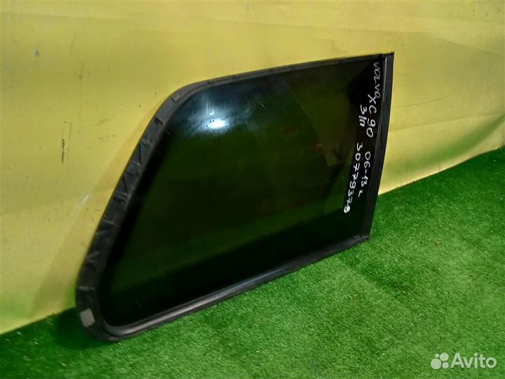 Стекло задней форточки правая Volvo XC90 2006