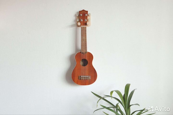 Крепеж для укулеле на стену