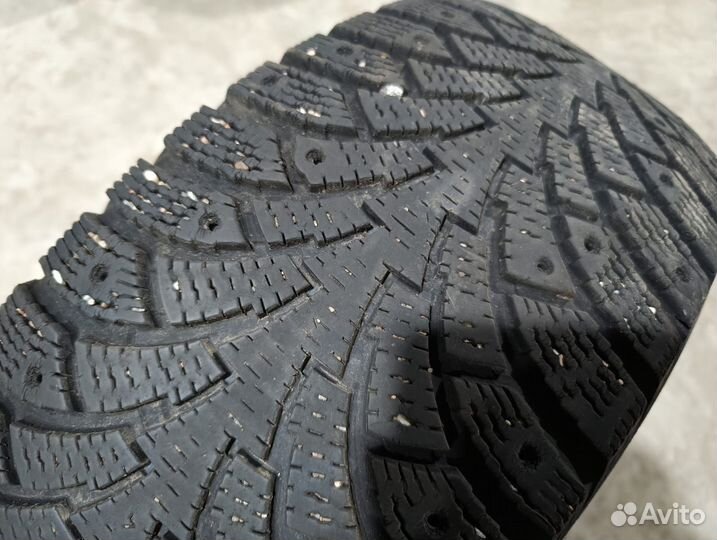 Nokian Tyres Hakkapeliitta 4 235/60 R16