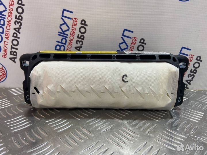 Подушка в торпедо Volkswagen Passat CC