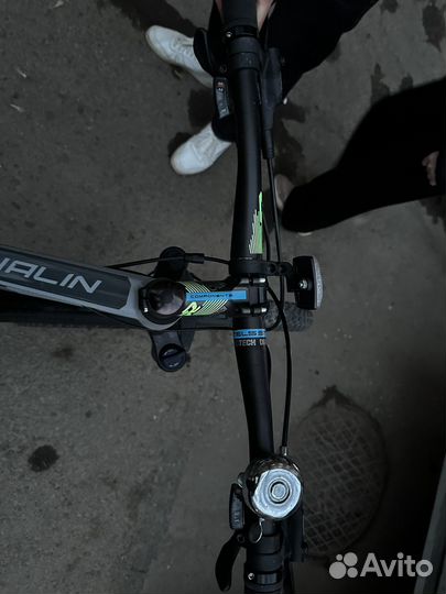 Велосипед stels adrenalin md 27.5 v010 серый