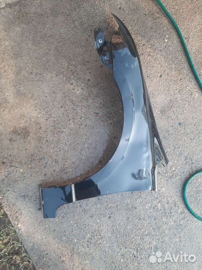 Переднее левое крыло Honda Civic 4d