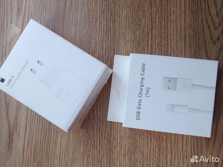 Зарядное устройство и кабель для iPhone