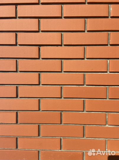 Каменщик,облицовка дома, кирпичная кладка, фундаме