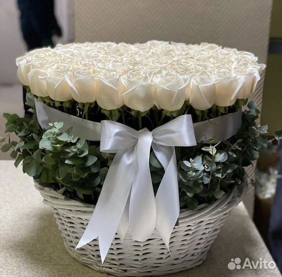 101 роза в корзине