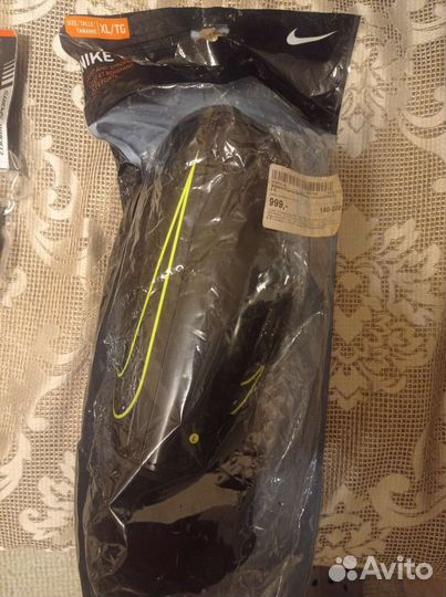 Щитки футбольные Nike