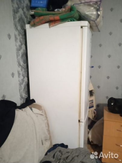 Холодильник на запчасти,не работает(не морозит)