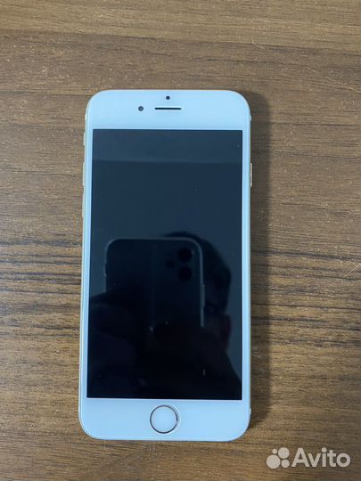Телефон iPhone 6
