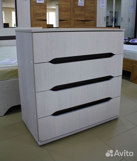 Комод новый Валенсия км 011